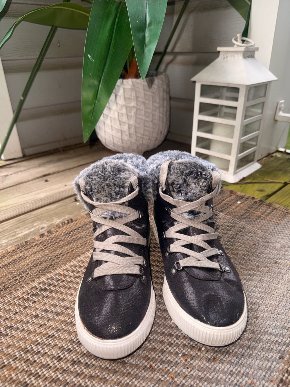 Kids Kenneth Cole Cozy Winter Sneakers – Size 3, New Without Tags